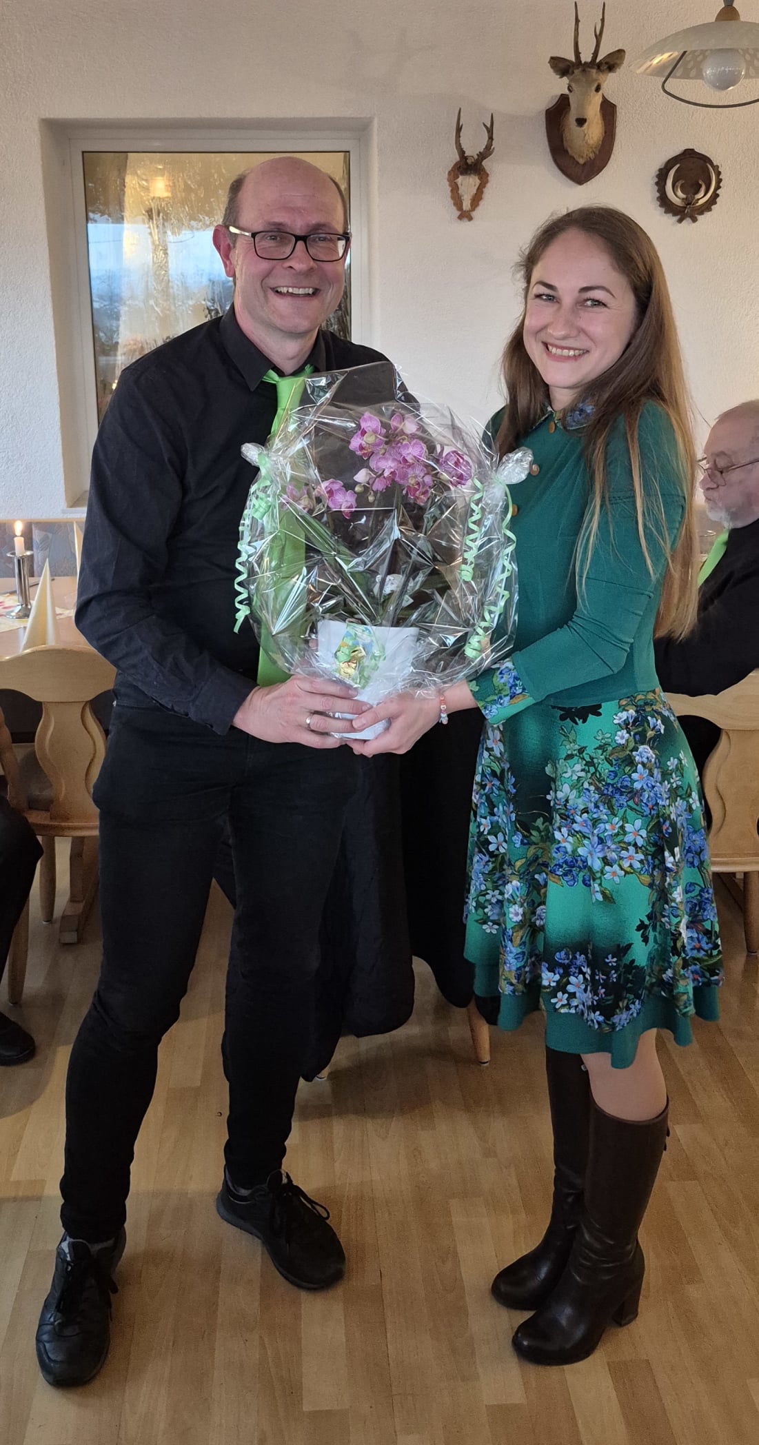 Erster Vorsitzender Prof. Dr. Ernst Deuer und Chorleiterin Valeriia Kizka